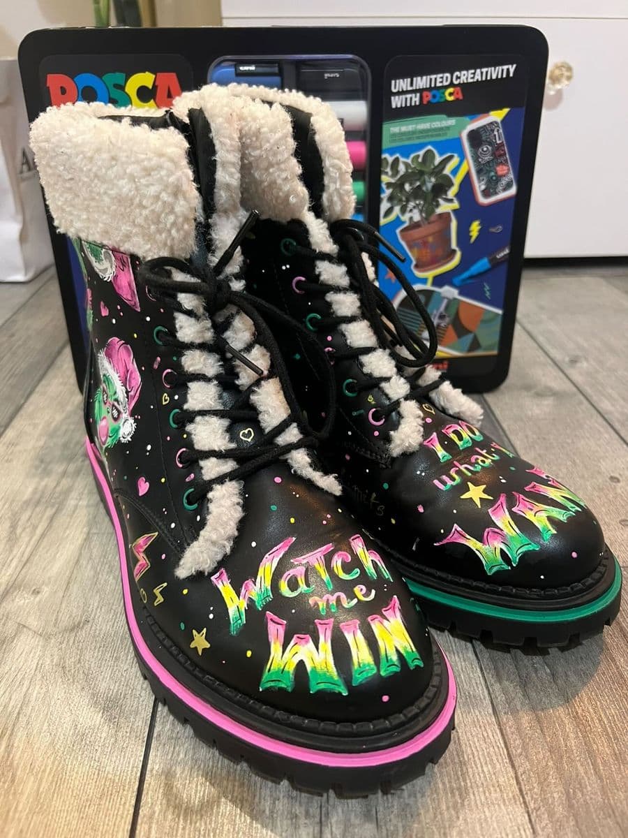 Custom boots Grinch